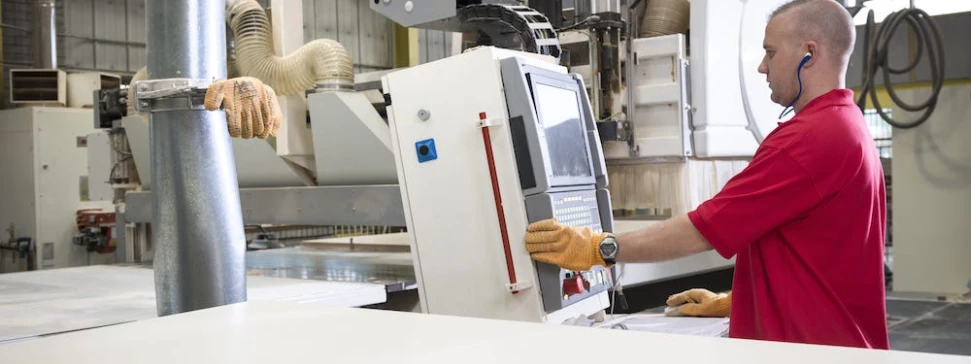 kitchen expert in warehouse manufacturing kitchen doors