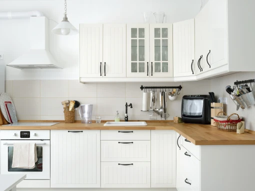 chatsworth range white kitchen doors with black handles